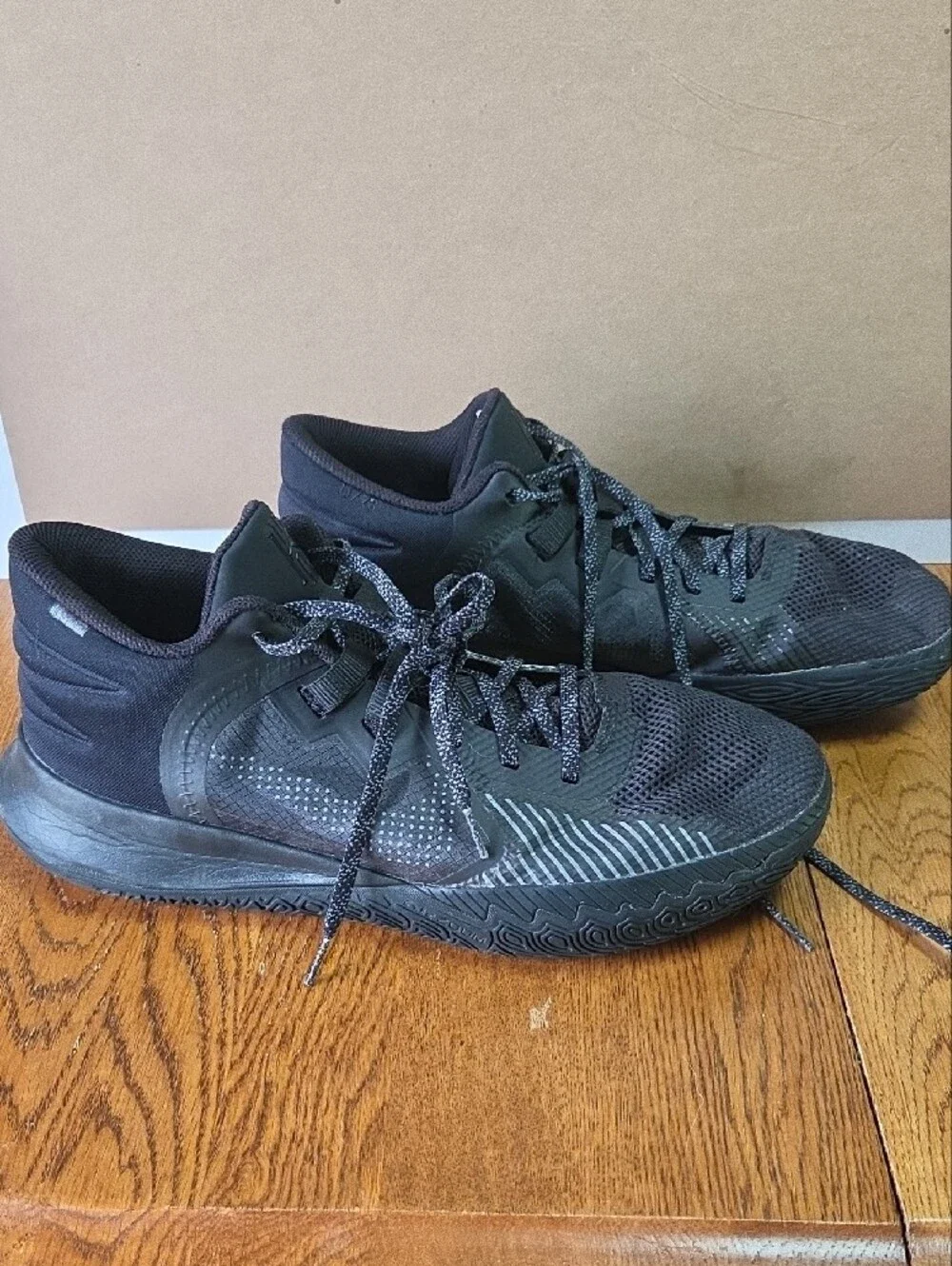 Nike Kyrie Flytrap 5Black Men's Low-Top Performance Basketball Sneakers